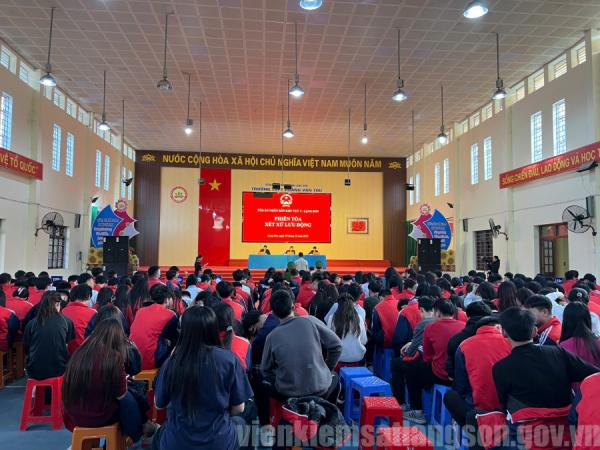 VKSND khu vực 1 - Lạng Sơn phối hợp To&agrave; &aacute;n nh&acirc;n d&acirc;n c&ugrave;ng cấp tổ chức 02 phi&ecirc;n to&agrave; x&eacute;t xử lưu động tại Trường THPT Ho&agrave;ng Văn Thụ, tỉnh Lạng Sơn