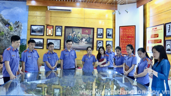 Chi bộ Viện kiểm sát nhân dân huyện Bắc Sơn tổ chức sinh hoạt Chuyên đề Quý II năm 2024 tại Bảo tàng Khởi nghĩa Bắc Sơn