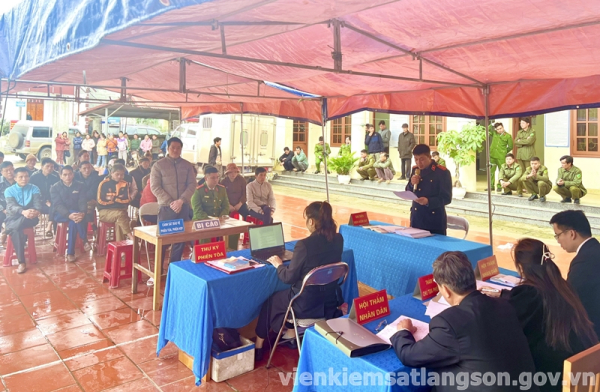 Viện kiểm sát nhân dân huyện Lộc Bình phối hợp với Tòa án nhân dân huyện tổ chức phiên tòa xét xử lưu động vụ án Hủy hoại rừng
