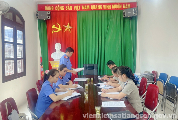 Viện kiểm sát nhân dân huyện Chi Lăng trực tiếp kiểm sát trực tiếp tại Chi cục Thi hành án dân sự huyện