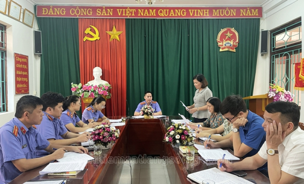 Viện kiểm sát nhân dân huyện Lộc Bình phối hợp với Tòa án nhân dân cùng cấp tổ chức phiên tòa xét xử vụ án dân sự rút kinh nghiệm theo cụm