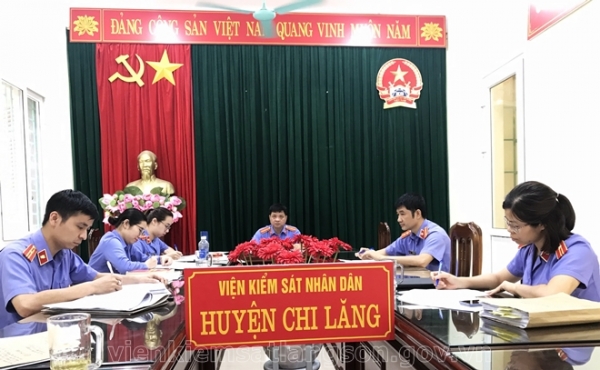 Viện kiểm sát nhân dân huyện Chi Lăng phối hợp với Tòa án nhân dân tổ chức phiên tòa xét xử lưu động