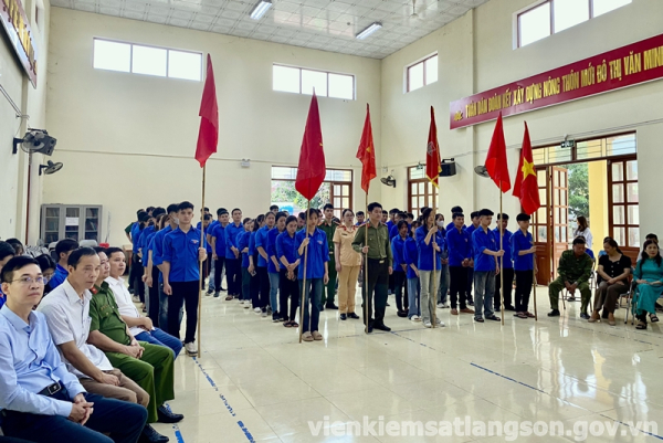  Đoàn viên Chi đoàn Viện kiểm sát huyện Bắc Sơn tham gia Lễ ra quân Khởi động Chiến dịch Thanh niên tình nguyện Hè năm 2024