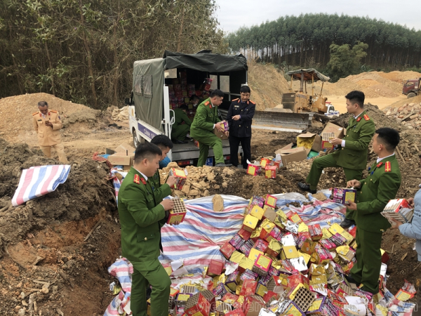 Viện kiểm sát nhân dân huyện Chi Lăng thực hiện kiểm sát việc tiêu hủy vật chứng