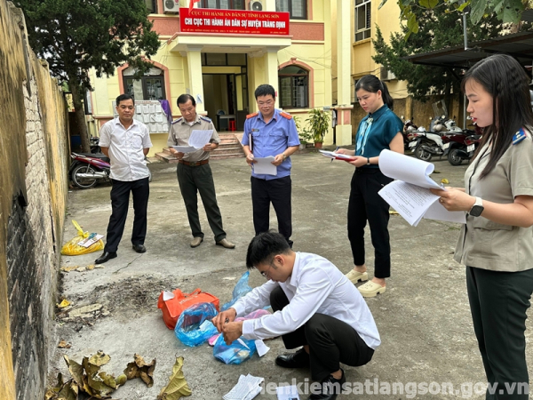 Viện kiểm sát nhân dân huyện Tràng Định kiểm sát việc tiêu hủy vật chứng, tài sản